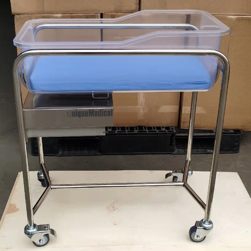 Hospital baby bassinet